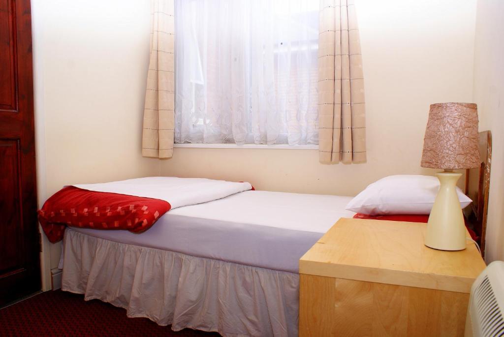 The Hindes Hotel Harrow Chambre photo
